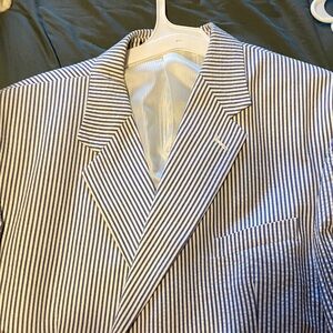 Striped Blue and White Men's Blazer 48R seersucker dry clean